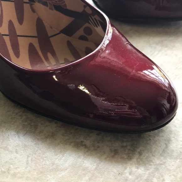 Stuart Weitzman dark red patent leather pumps - Picture 3 of 7